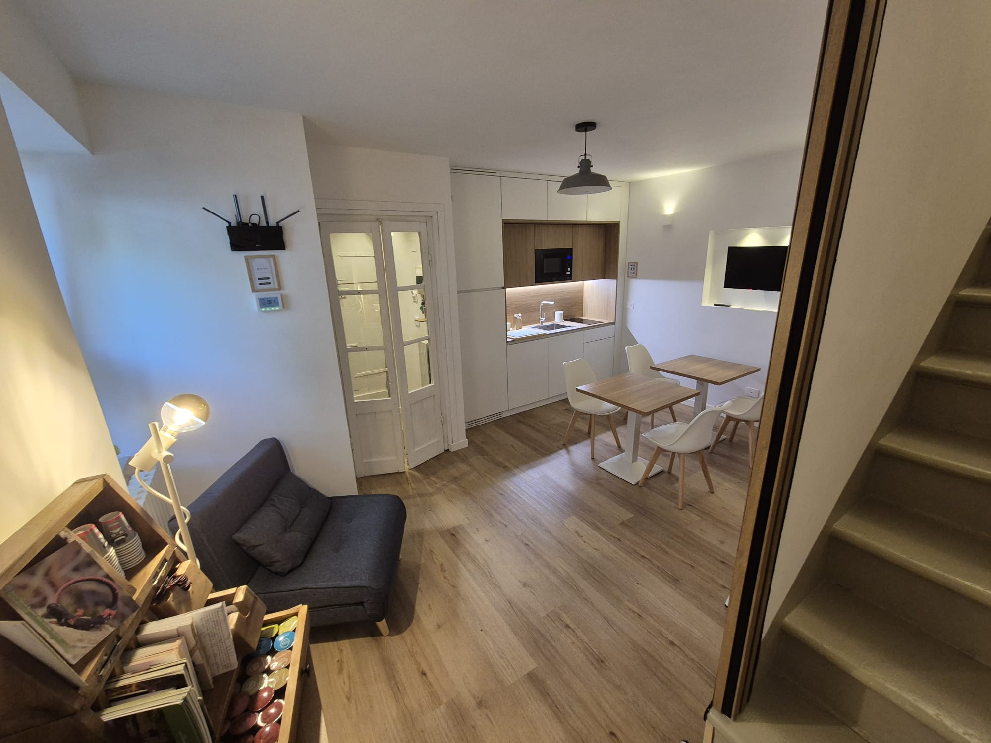 Area Comune con Cucina e Angolo Colazione